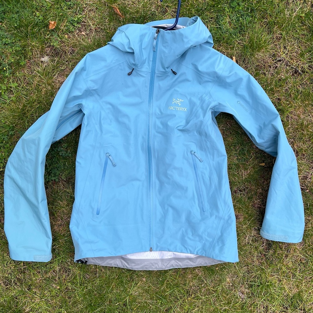 Arcteryx Beta LT - women’s medium